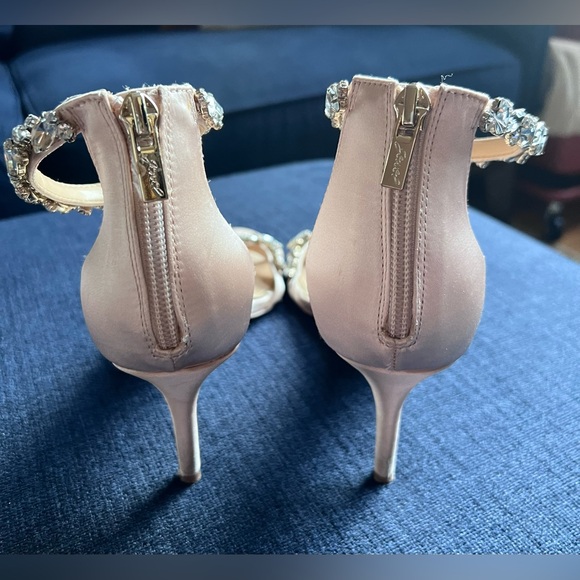 Jewel Bagley Mischka ‘Caroline’ shoes - Picture 5 of 5